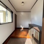 壁紙全面張替え済(玄関)